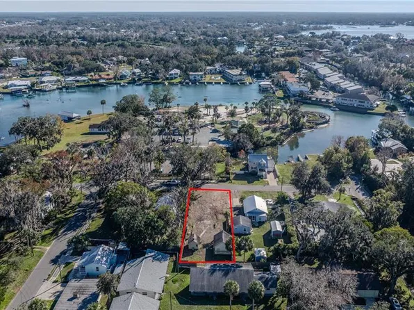 27 NE 2nd St #2, Crystal River, FL 34429