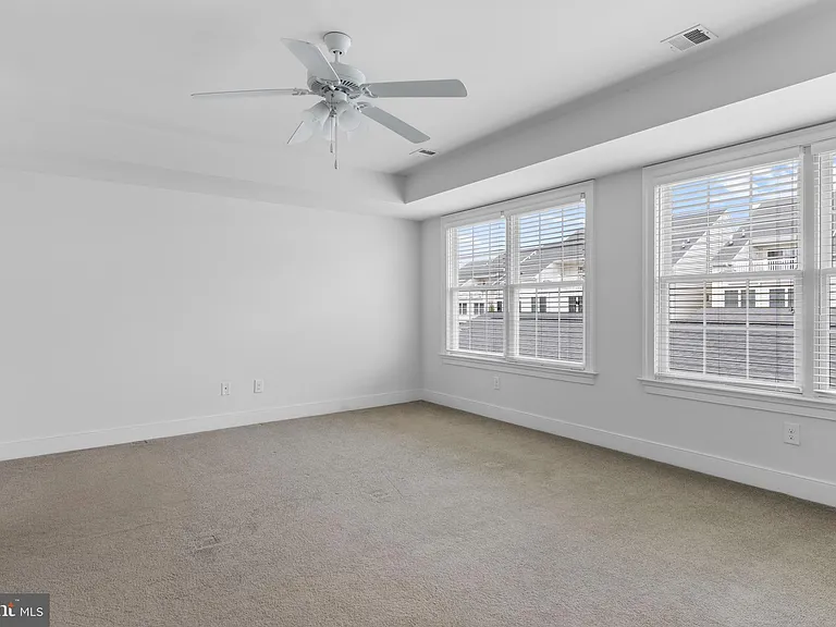 619 W Mulberry St — Photo 21