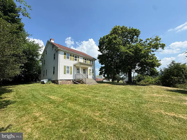 1001 School House Ln — Photo 4