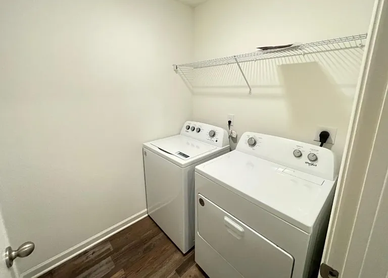 229 Chelsea Park Cir — Photo 14