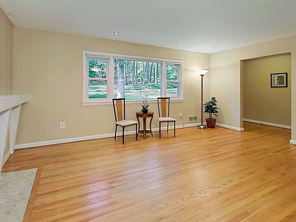 1st image of 6360 Crosswoods Dr