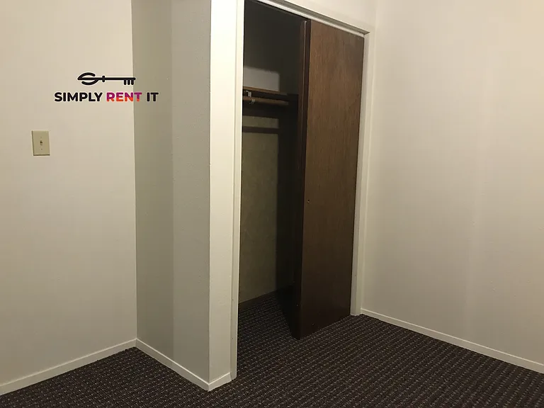 215 N Main St — Photo 6
