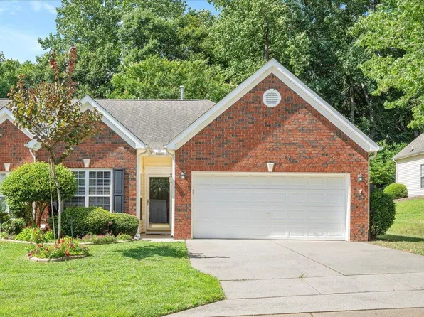 2561 Bent Green St, Raleigh, NC 27614