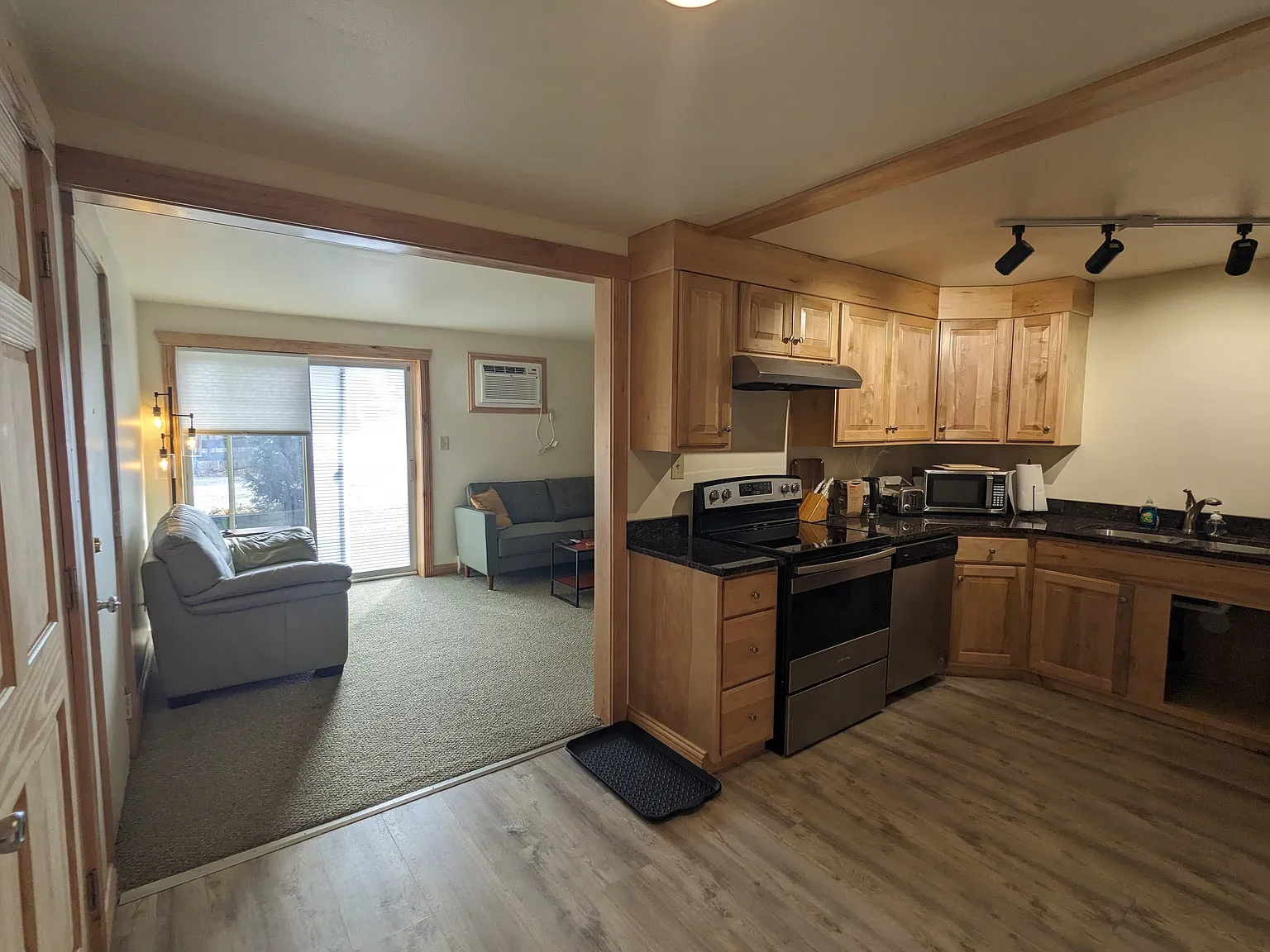 2 bed, 950 sqft, $1,850 — Photo 4