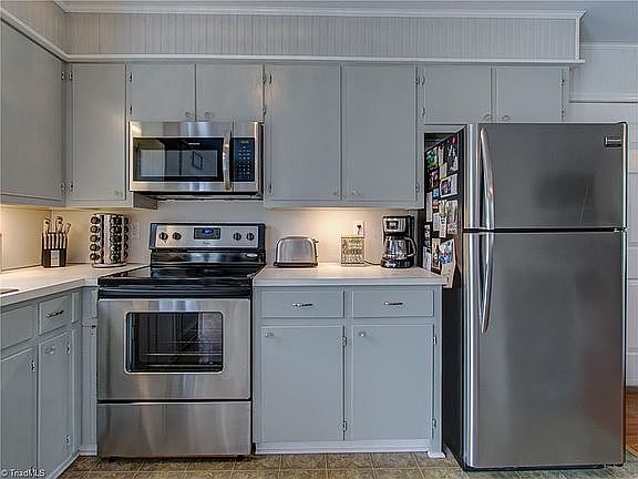 5th image of 29 Kirk St
