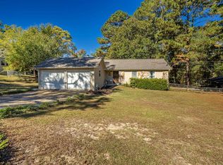 1178 Meadowlake Dr, Ozark, AL 36360