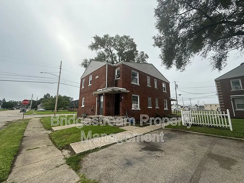 1 bed, 1.0 bath, 550 sqft, $850 — Photo 1