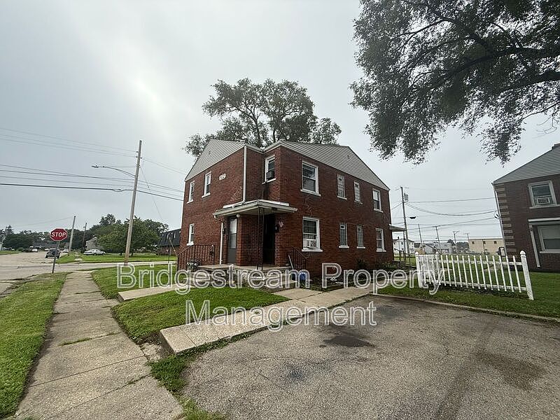 1st image of 502D Middle St
