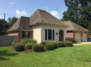 110 Pecan Leaf Dr, Broussard, LA 70518