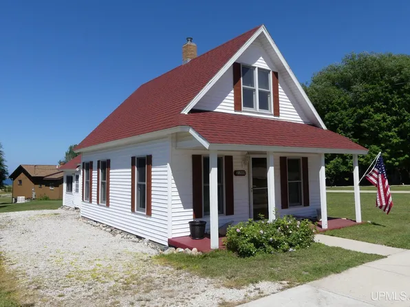21948 E Grand Marais Ave, Grand Marais, MI 49839