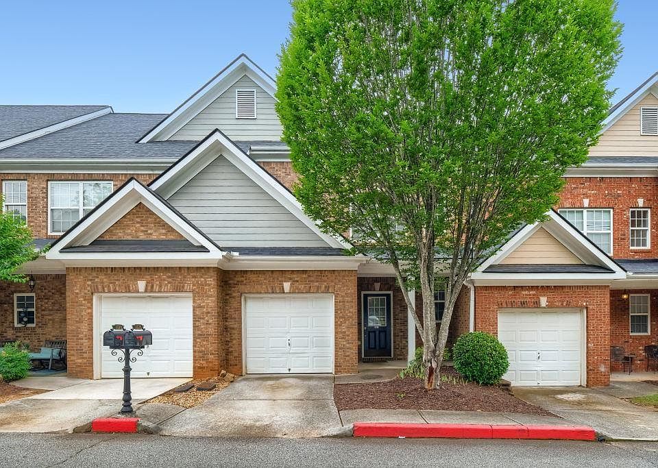 1st image of 1725 Oakbrook Ln NW