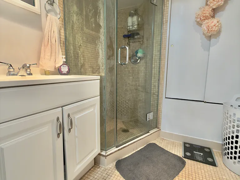 5841 Clearview Expy — Photo 10