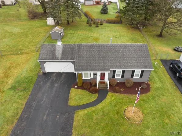 25 Poplar Ave, Whitesboro, NY 13492