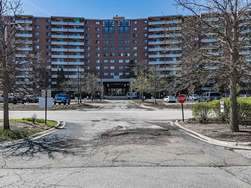 1st image of 21 Kristin Dr Unit 605