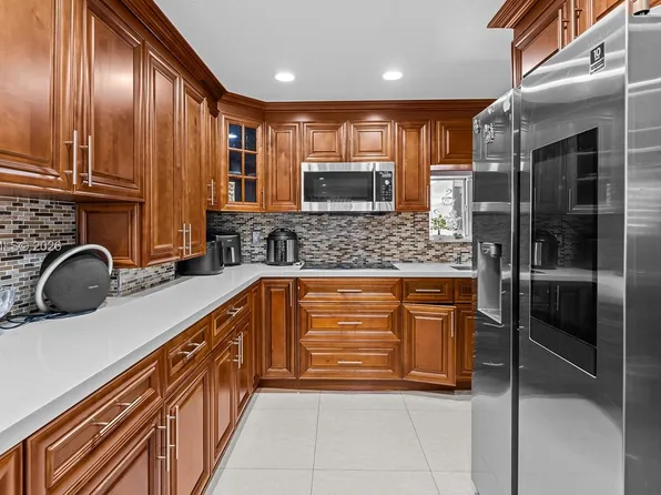 19300 NW 45th Ave, Miami Gardens, FL 33055