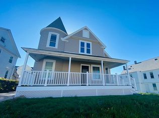 30 Windsor St, Worcester, MA 01605