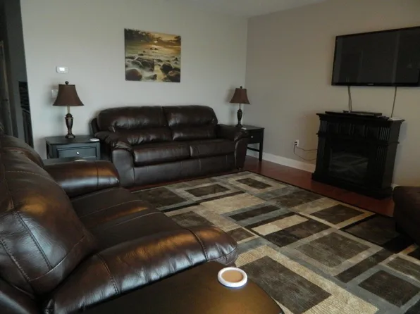 4699 Lake Rd E, Geneva, OH 44041