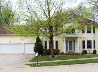 891 S Cedar Hill Dr, Decatur, IL 62521