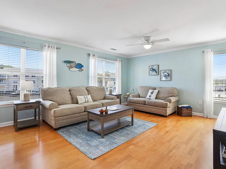 Beachview Dr — Photo 4