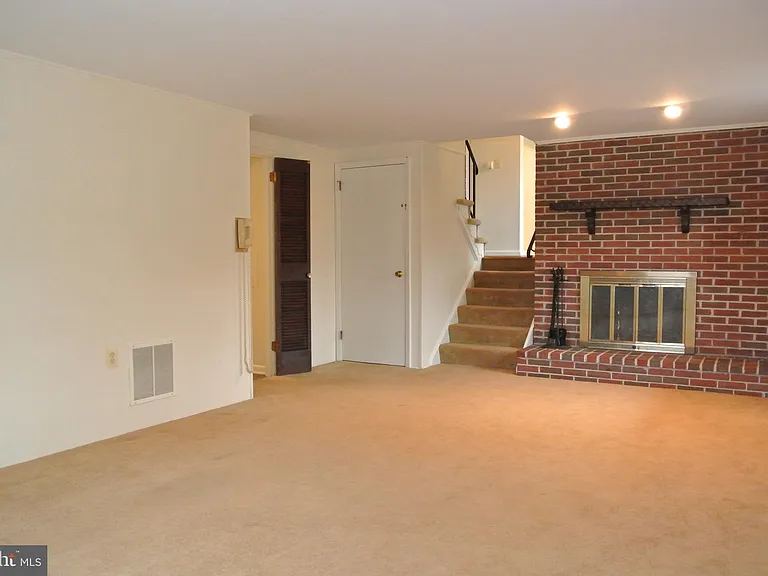 2140 Nodleigh Ter — Photo 21