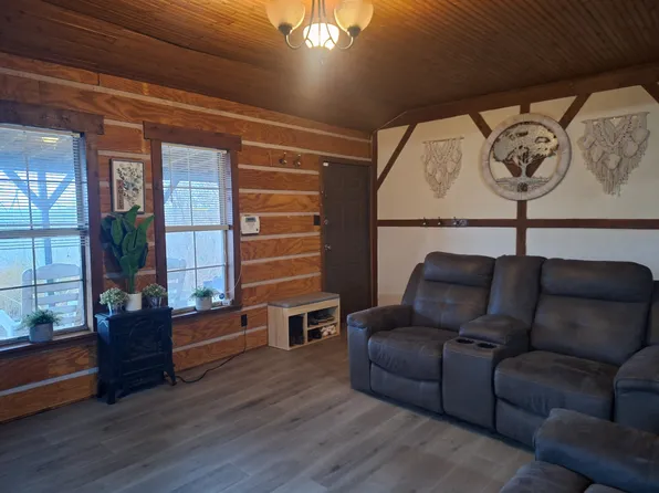 199 Dixon Ln, Waynesboro, TN 38485