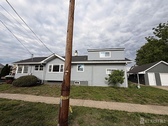 3rd image of 388 New Hampshire Ln #2