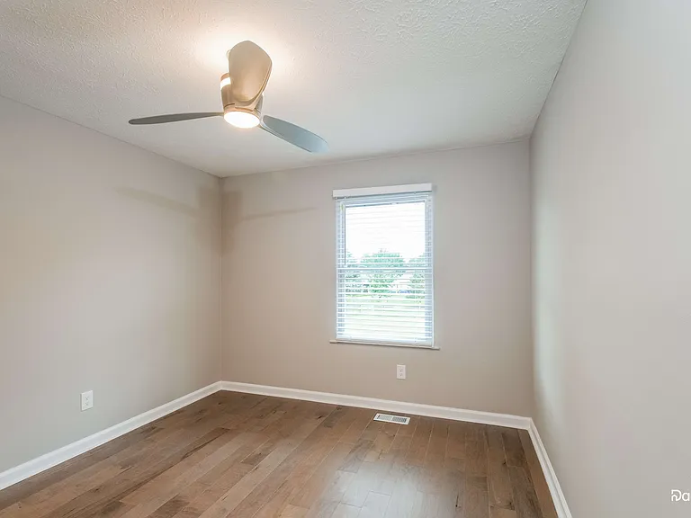 7776 Oakshot Ln — Photo 12
