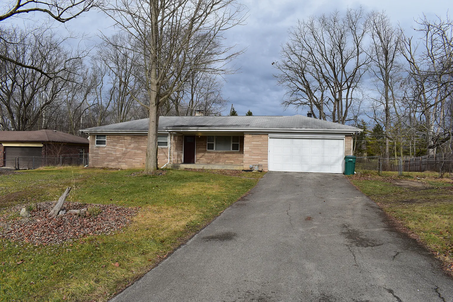 2806 Westleigh Dr photo 1