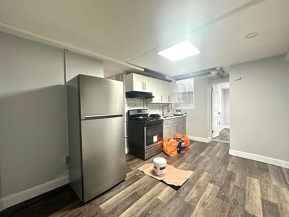 2nd image of 84 Romaine Ave #13N