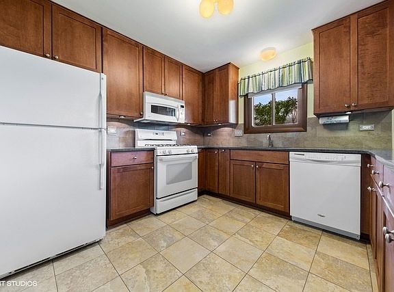 5th image of 1711 Brookwood Dr