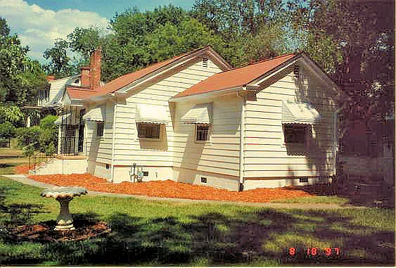 1208 Courtland Dr — Photo 12