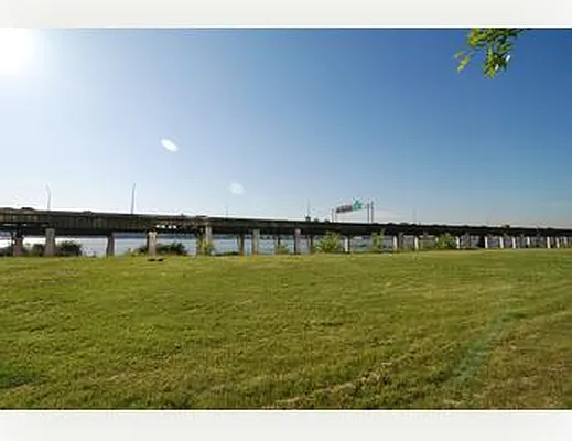 Sold by Nest Seekers International | media 18