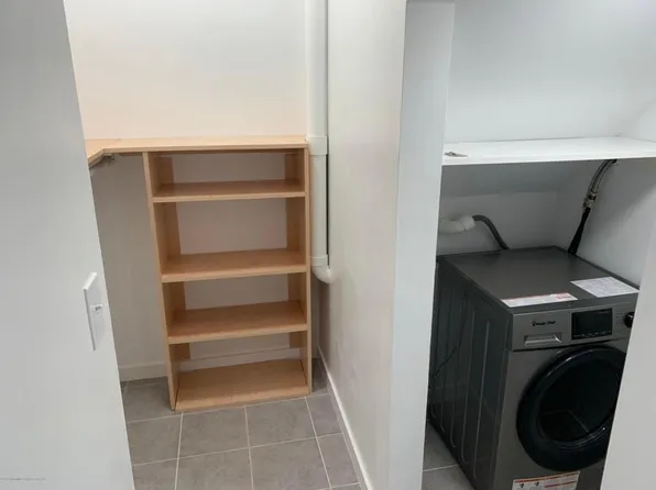 354 Sand Ln Floor 1, Staten Island, NY 10305
