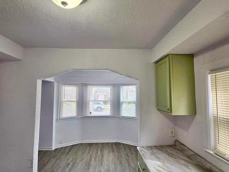 9589 Mansfield St — Photo 5