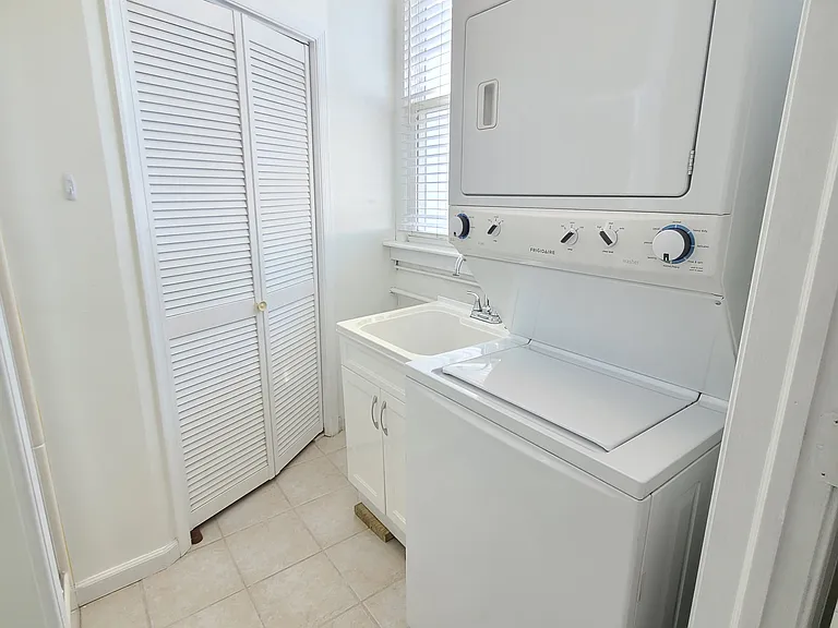 4109 South Blvd — Photo 27