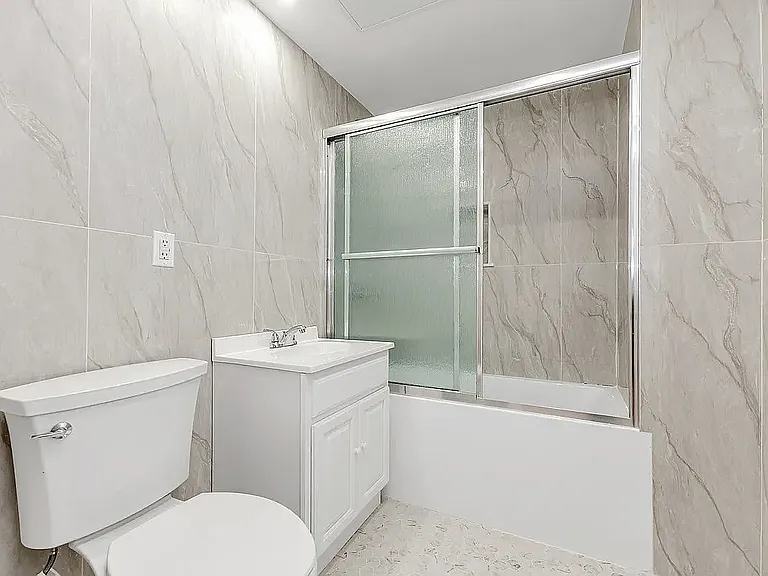 248 W 35th St #1003 — Photo 13
