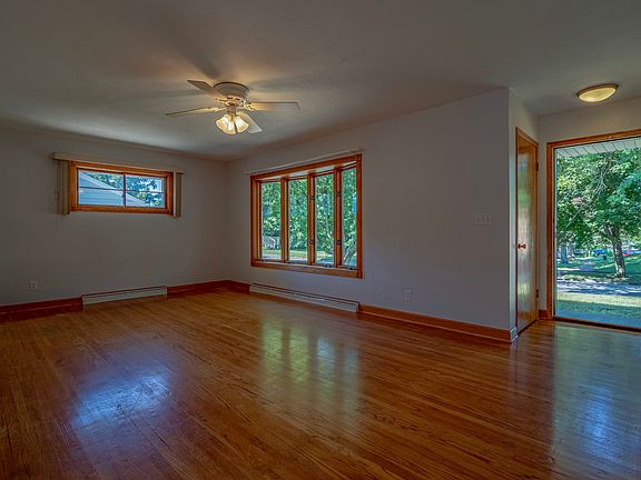 2nd image of 423 Skylark Dr