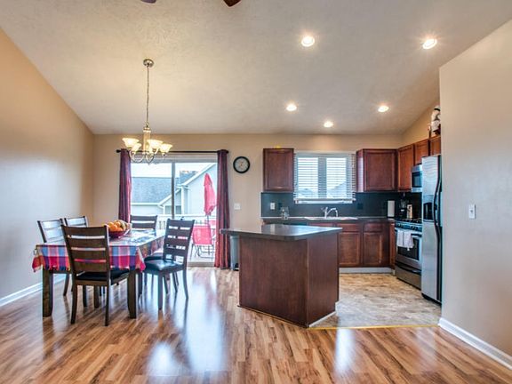 5th image of 2150 Hartstone Dr SE