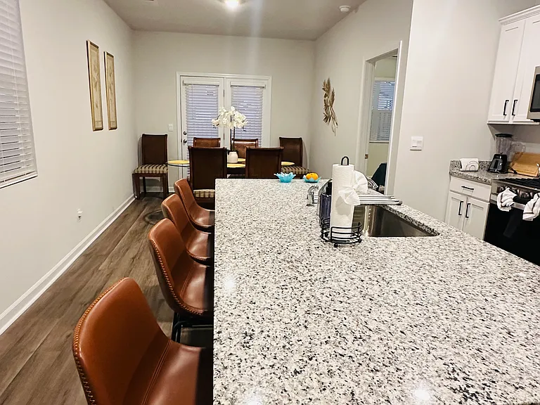 490 Whitby Ct — Photo 22