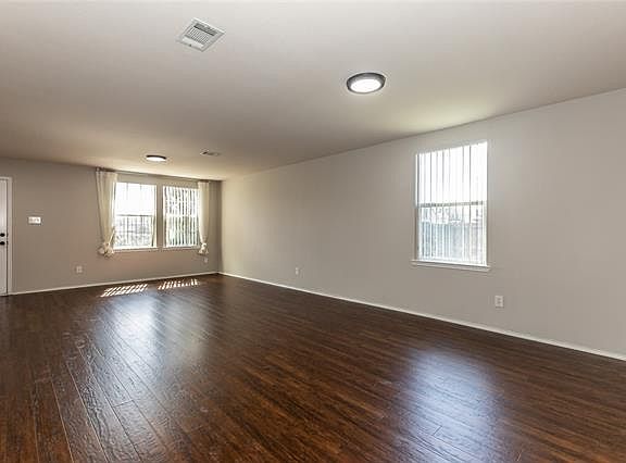 5th image of 4401 Pangolin Dr