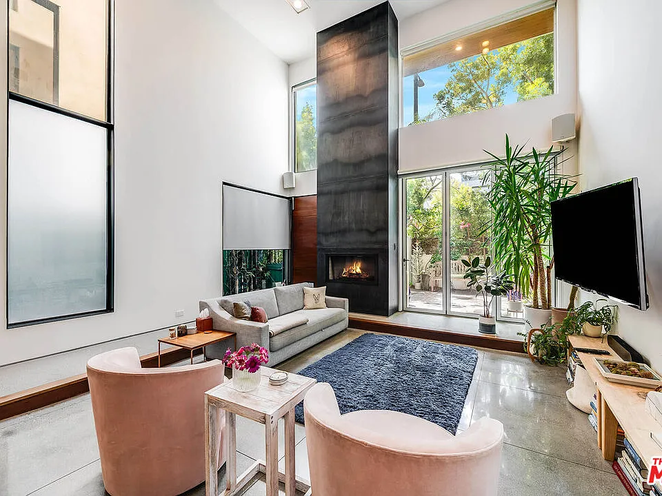 417 Venice Way