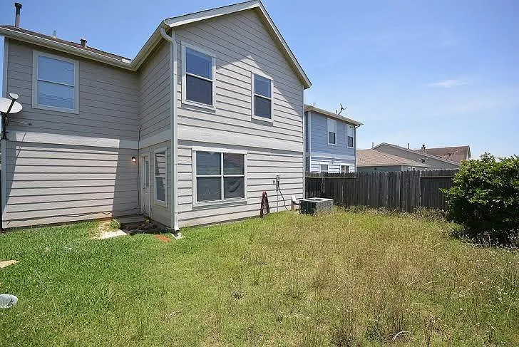 8106 Arrington Forest Ln — Photo 10