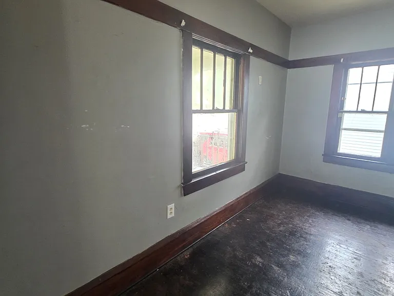 1303 E Hickory St — Photo 36