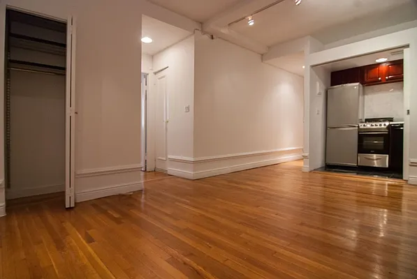 Rented by WAM Partners - William Moses Co. | media 5