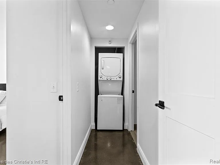 3320 Spinnaker Ln #17E — Photo 9