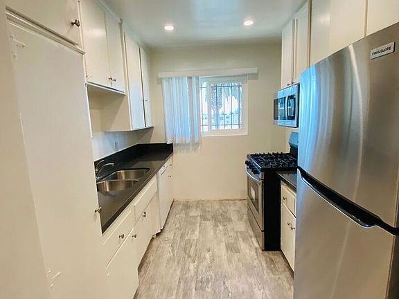 4th image of 4667 Maplewood Ave APT 6