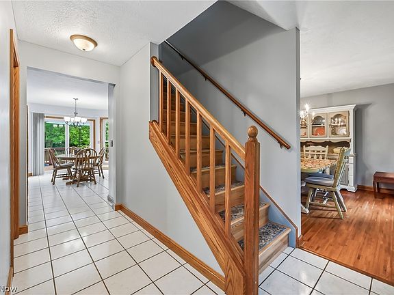 4th image of 9945 Ginger Hill Rd
