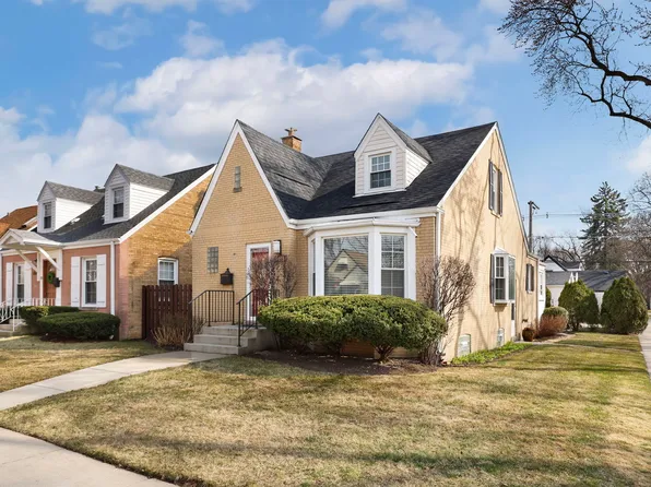 7135 N Mankato Ave, Chicago, IL 60646