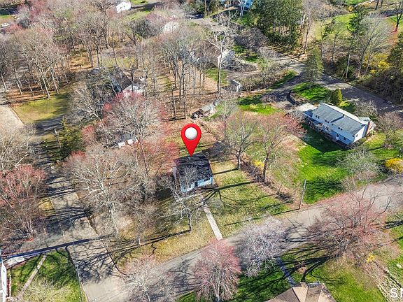 3rd image of 2 Burr Hill Terrace
