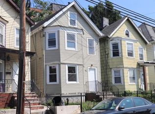 14 Cummings St, Irvington, NJ 07111